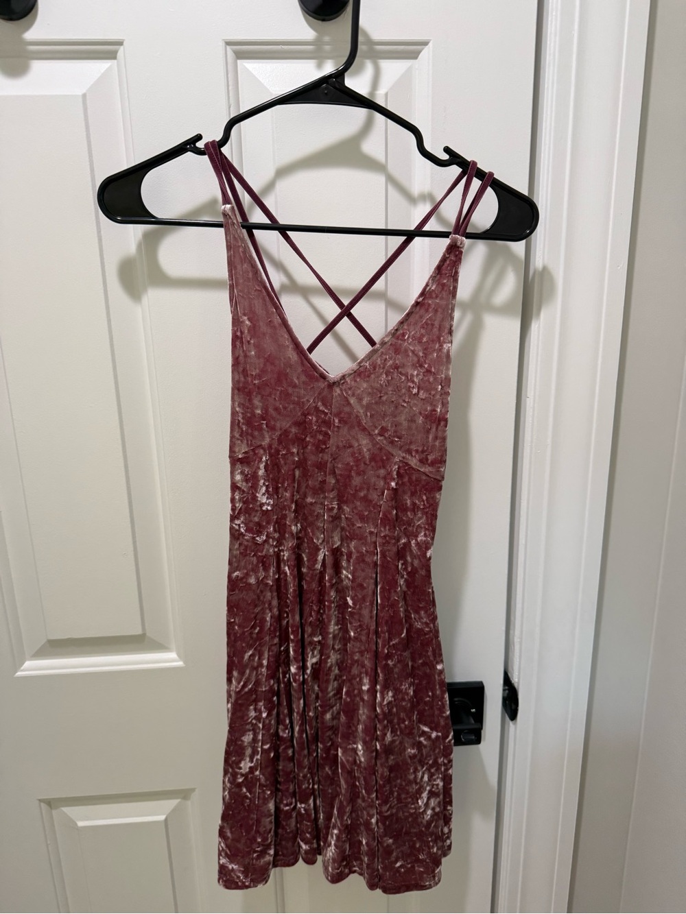 American Eagle Outfitters Crushed Velvet Mini Dress in Dusty Rose